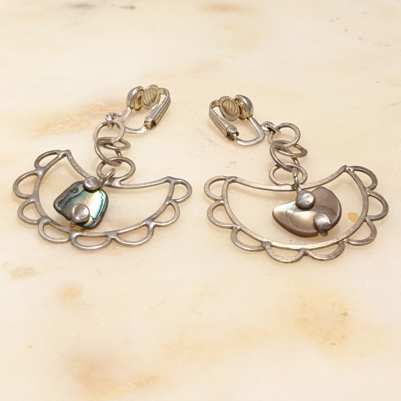 Jewelry - Sterling Silver Dangling Mother of pearl earrings